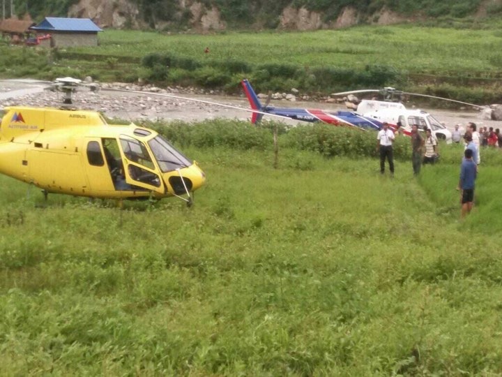 मौसम खराबीका कारण खोटाङ्गको रेग्मिटारमा तीन हेलिकप्टर अवतरण