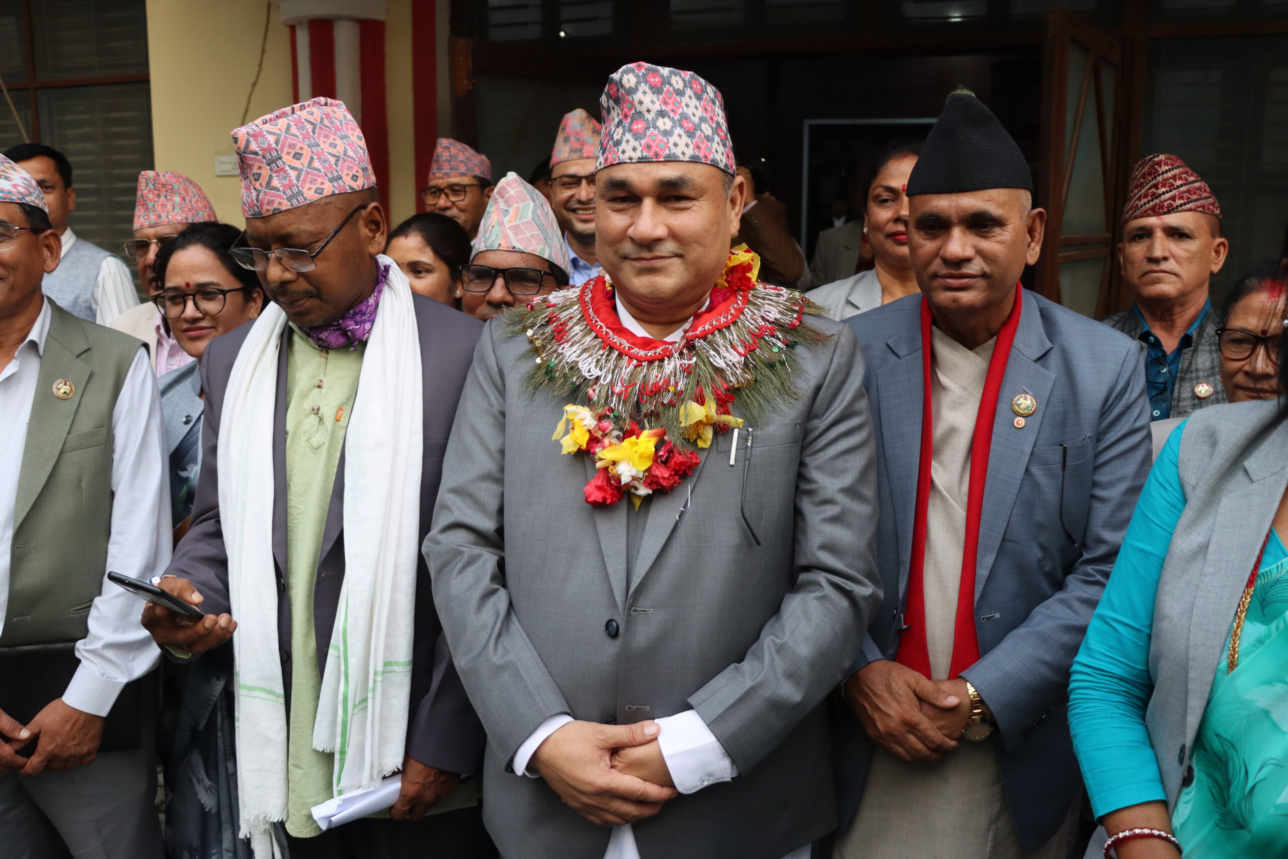 सुदूरपश्चिमका मुख्यमन्त्री कमलबहादुर  शाहलाई बहुमत