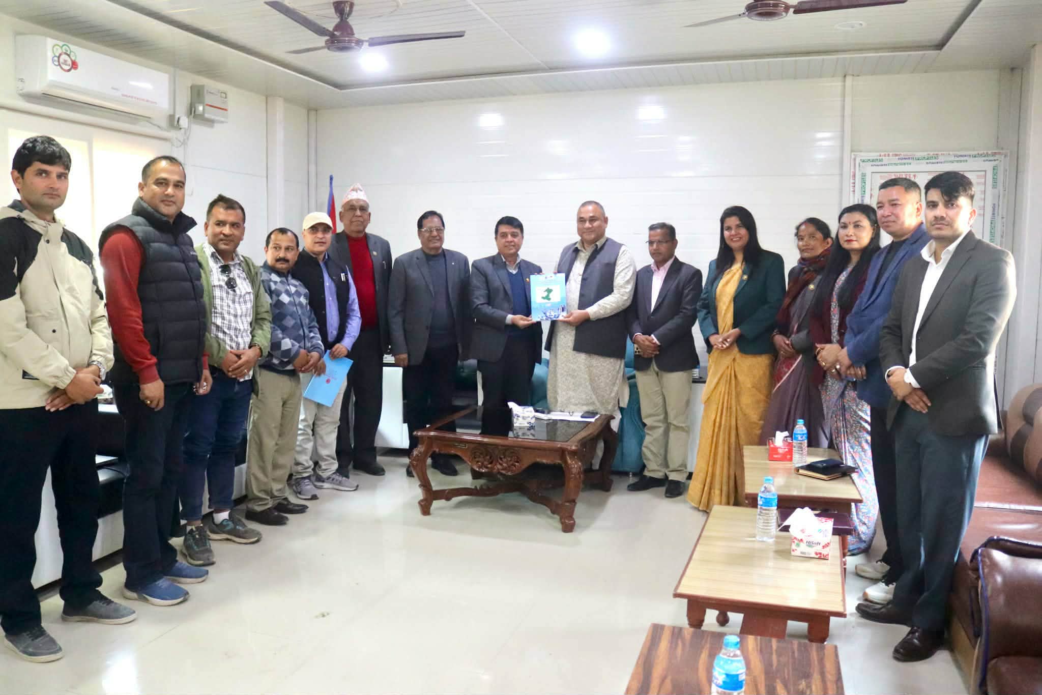 मुख्यमन्त्री शाह र  उद्योग वाणिज्य महासङ्घका अध्यक्ष ढकालबीच भेटवार्ता