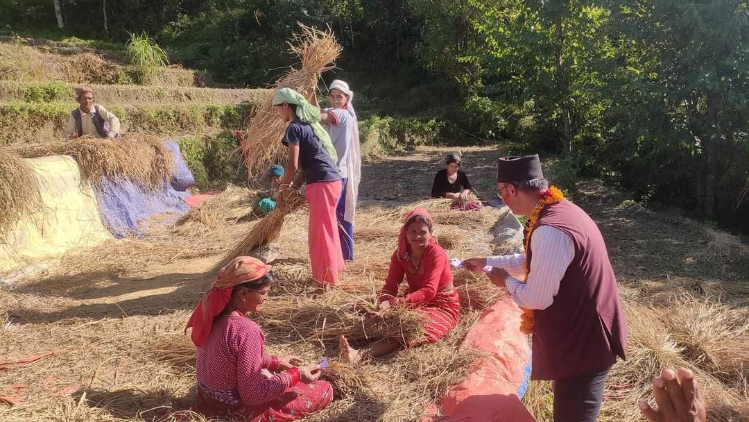 कालीकोटका उम्मेदवार मेलापातमा भोट माग्दै